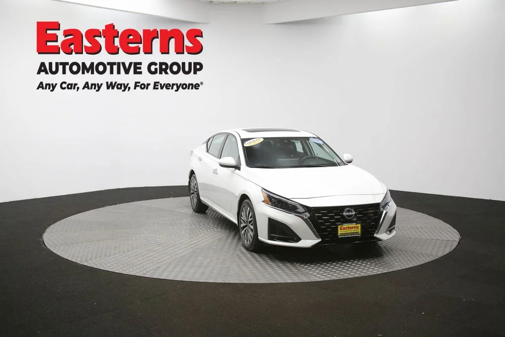 Used 2024 White Nissan 2.5 SV image 51