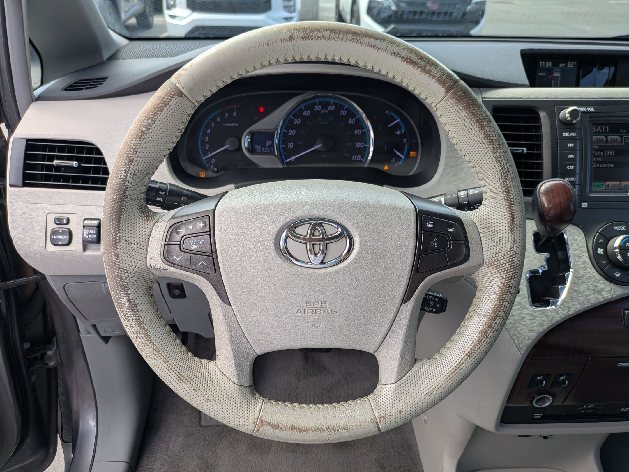 Used 2011 Predawn Gray Mica Toyota XLE AAS image 17