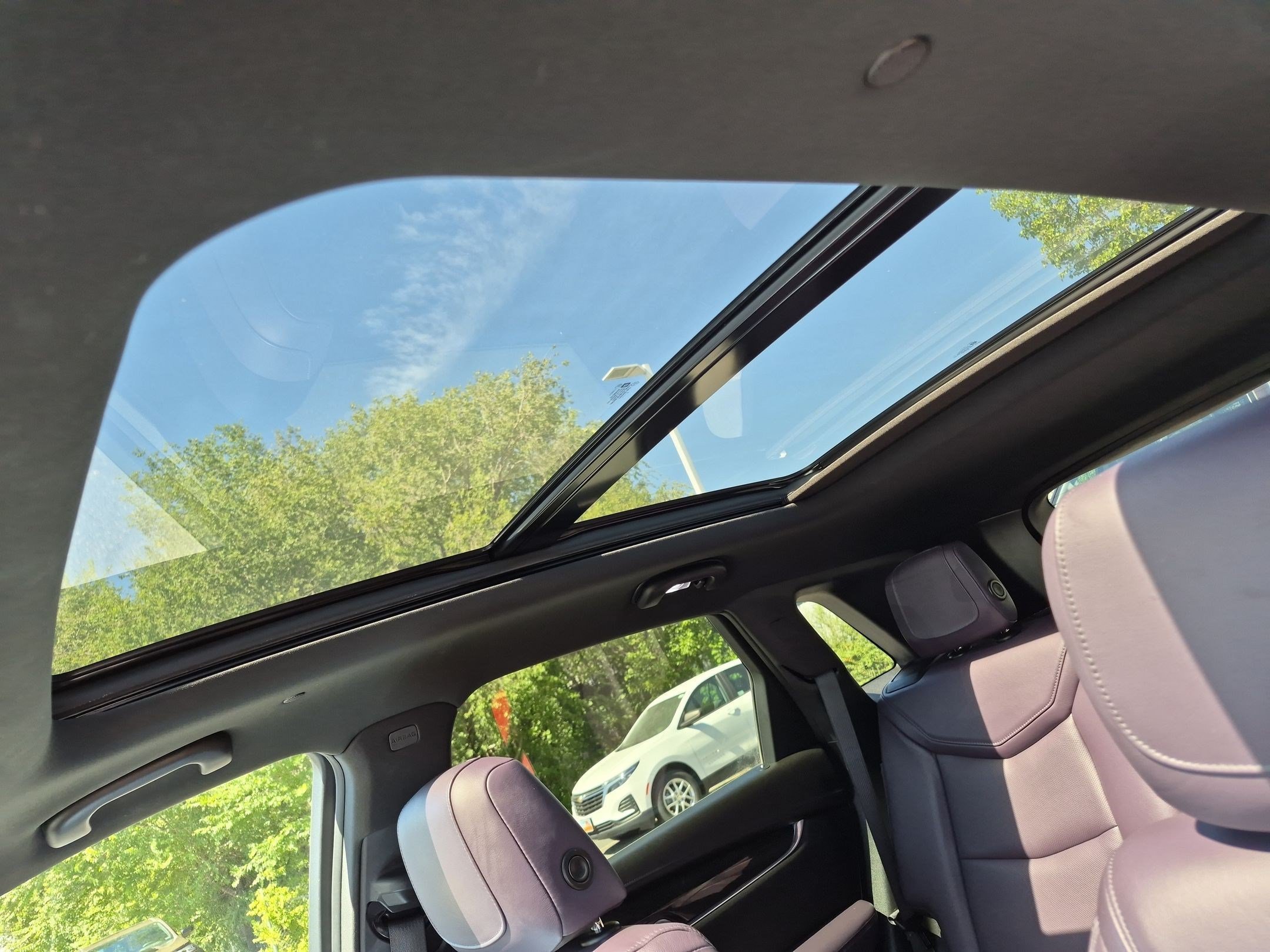 Used 2017 RADIANT SILVER METALLIC Cadillac Premium Luxury FWD image 14