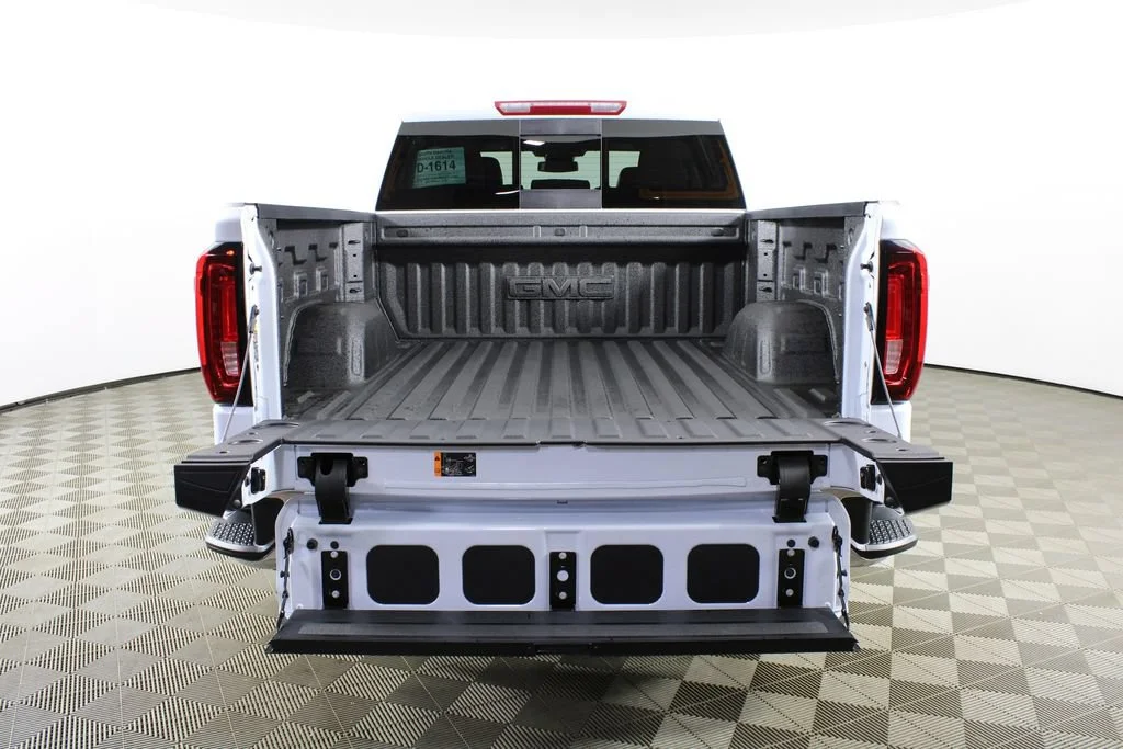 2026 GMC Sierra 1500 SLT - Photo 7