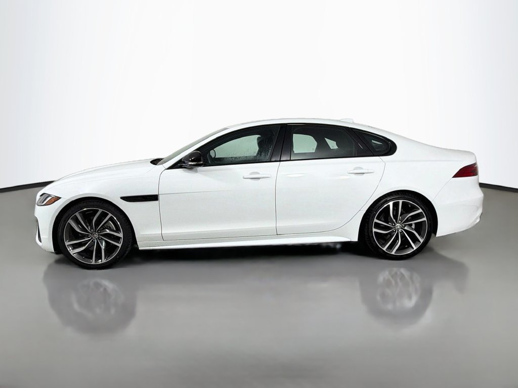 Used 2024 White Jaguar R-Dynamic SE image 8