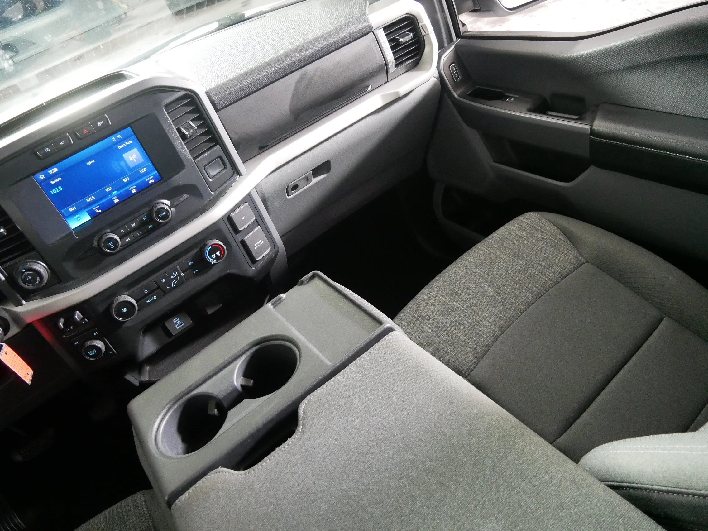 Used 2022 Space White Metallic Ford XLT image 11