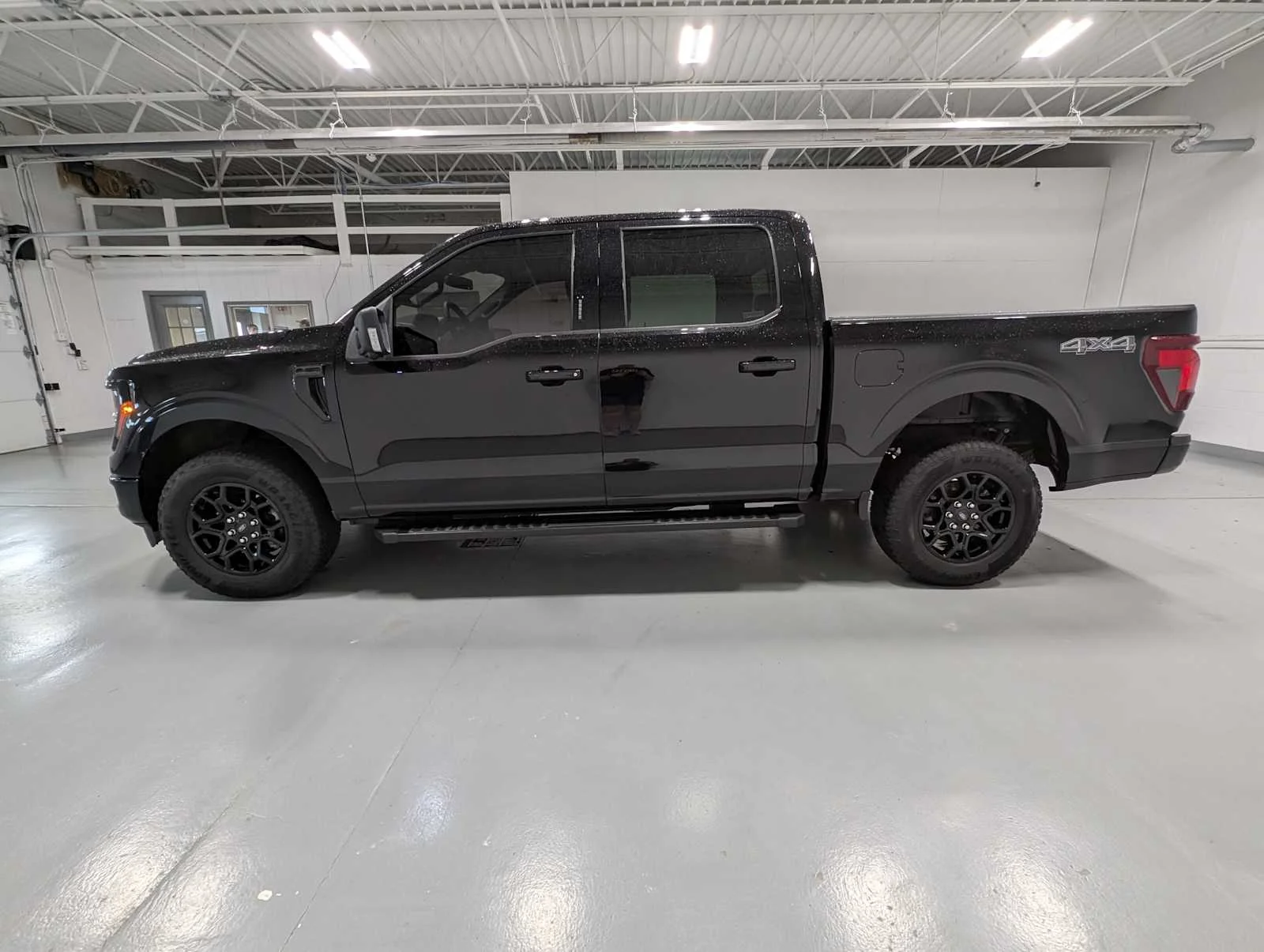 Used 2024 Agate Black Metallic Ford XLT image 11