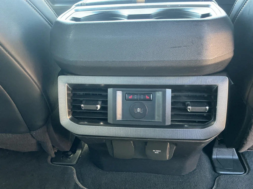 Used 2024 STAR WHITE Ford Platinum image 19