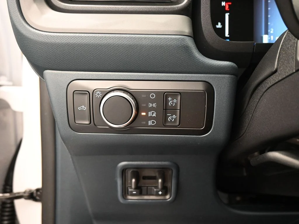 New 2026 Oxford White Ford Lariat image 14