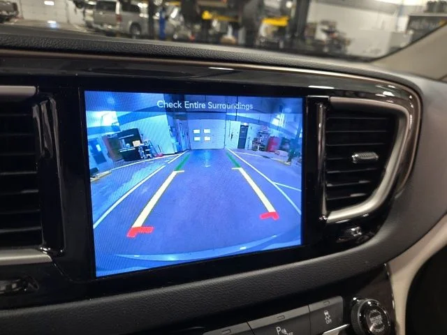 Used 2017 Silver Chrysler Touring L image 15