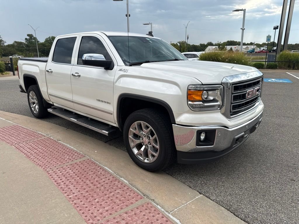 Used 2015 White GMC SLT image 3