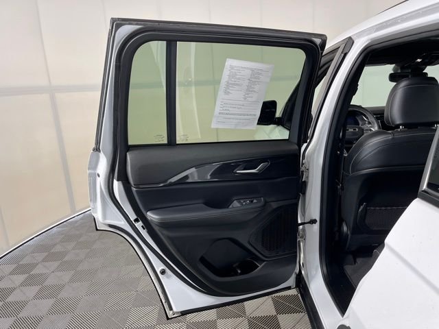Used 2023 White/off-white Jeep Altitude X image 35