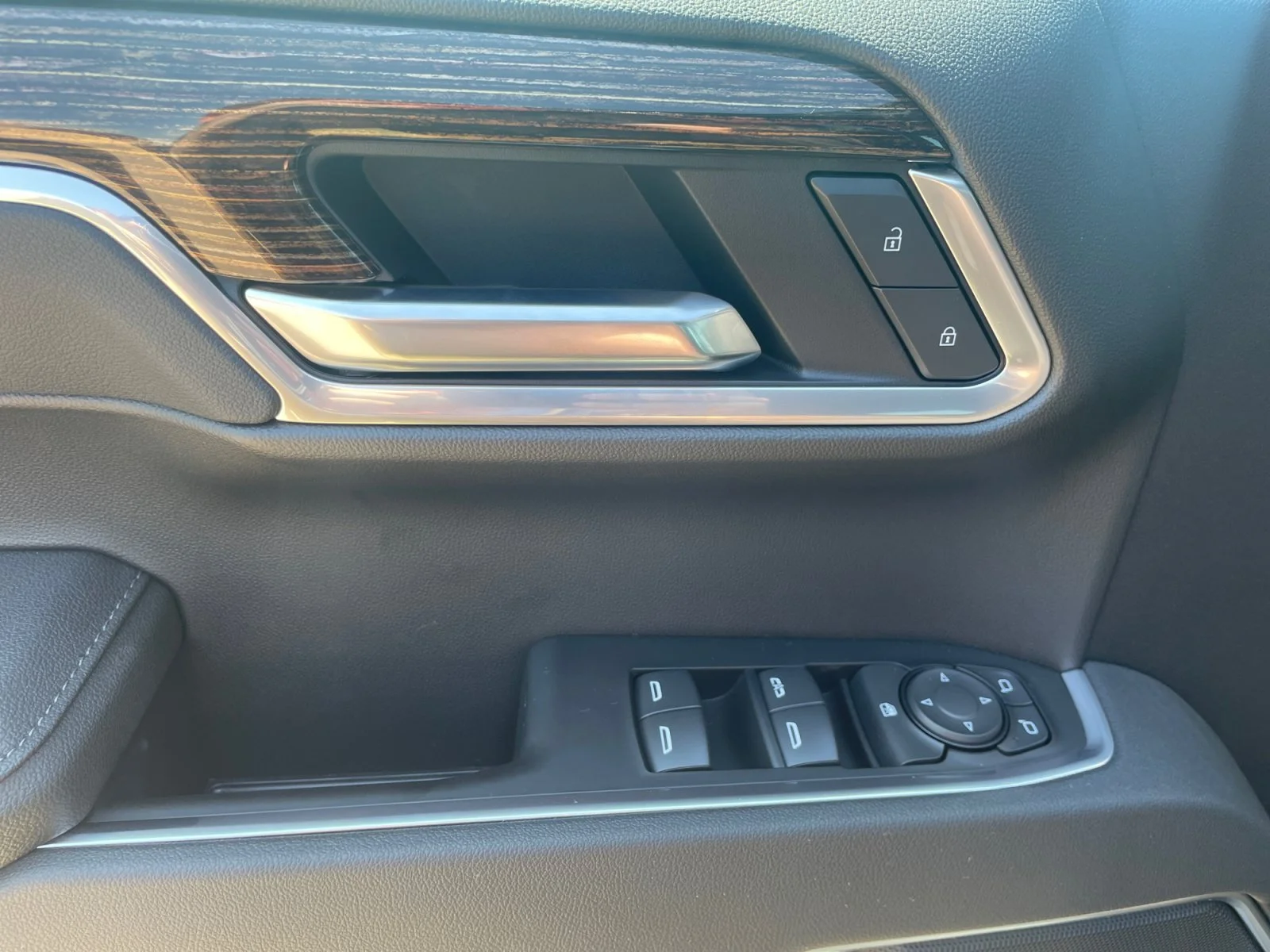 New 2026 Onyx Black GMC Elevation image 17