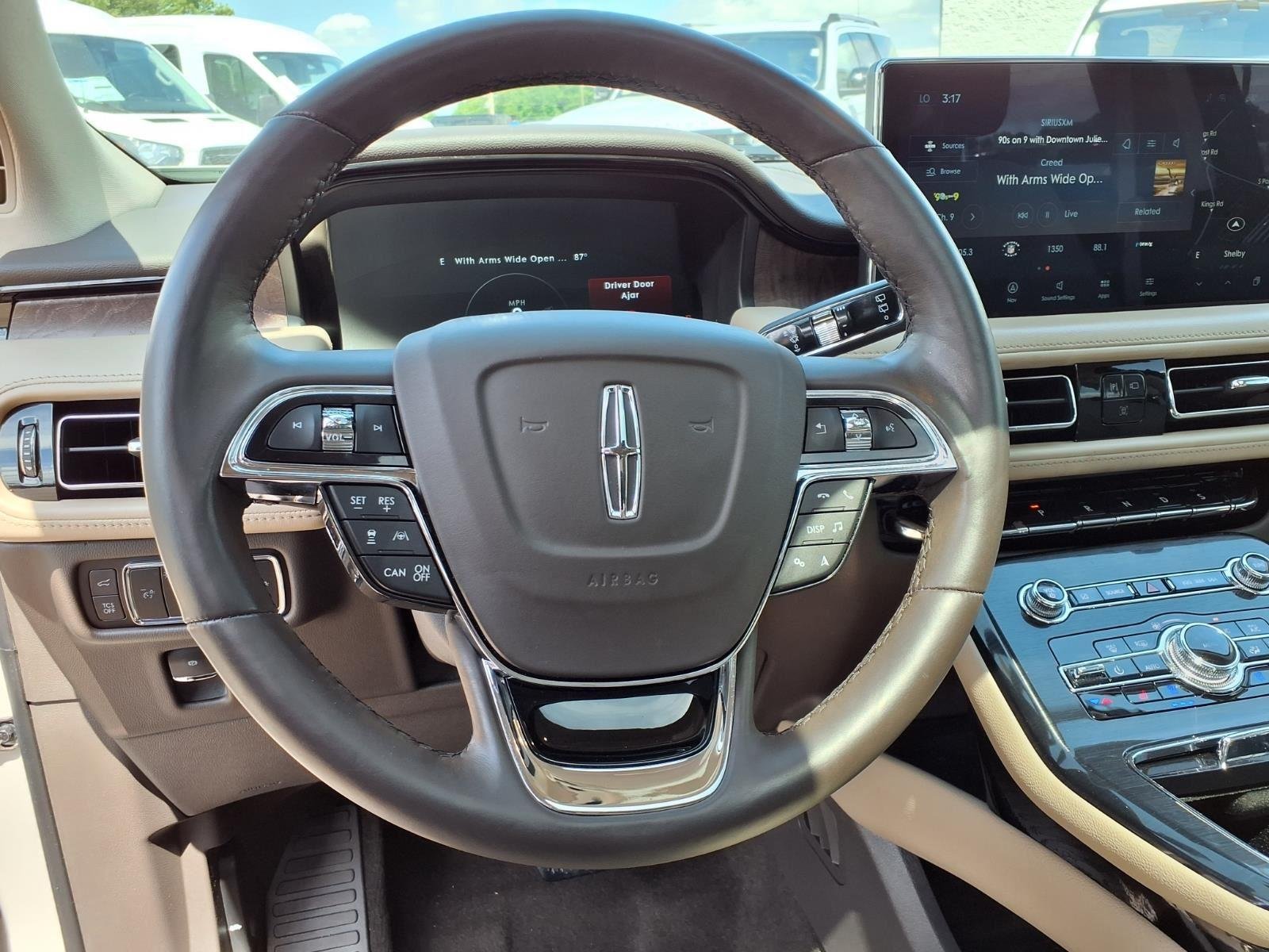 Used 2023 Ceramic Pearl Metallic Tinted Clearcoat Lincoln Reserve image 18