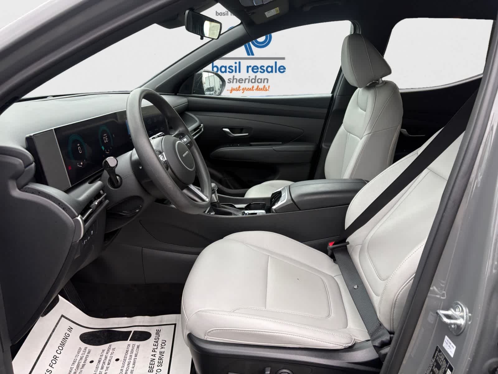 Used 2025 Hampton Gray Hyundai SEL image 7