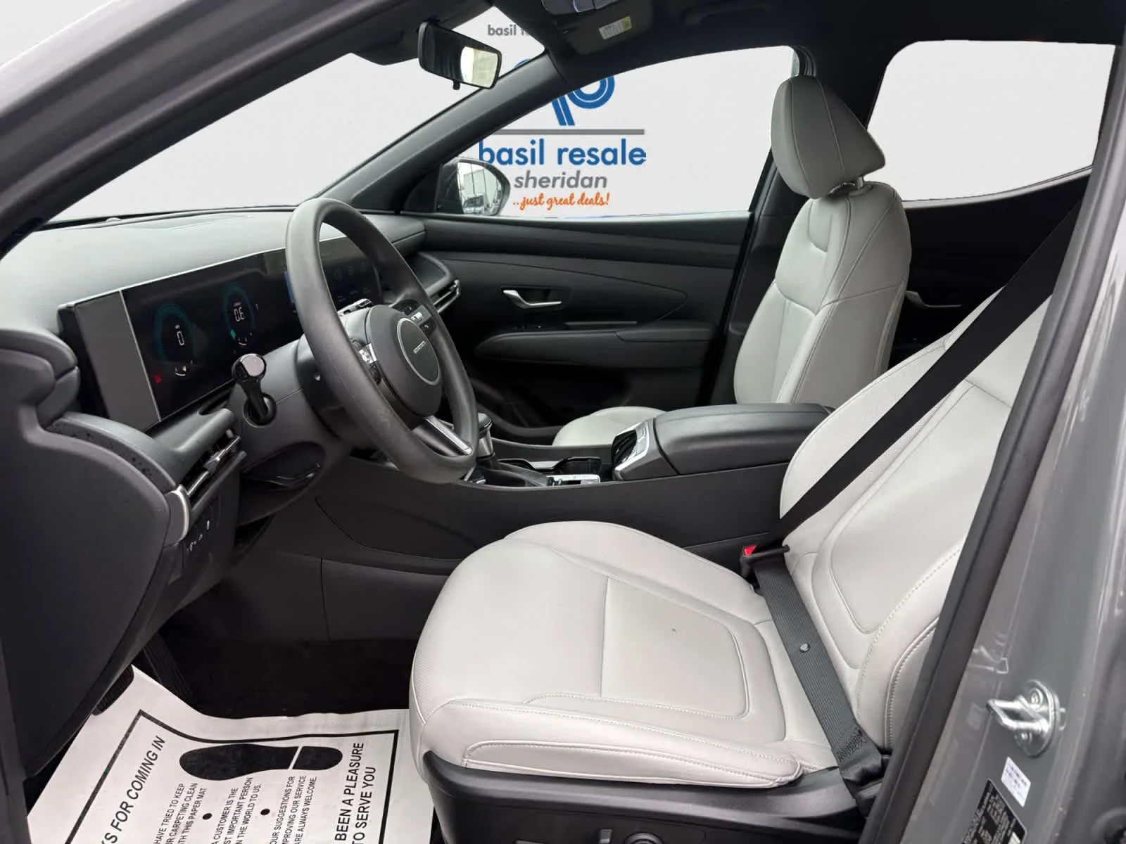 Used 2025 Hampton Gray Hyundai SEL image 7