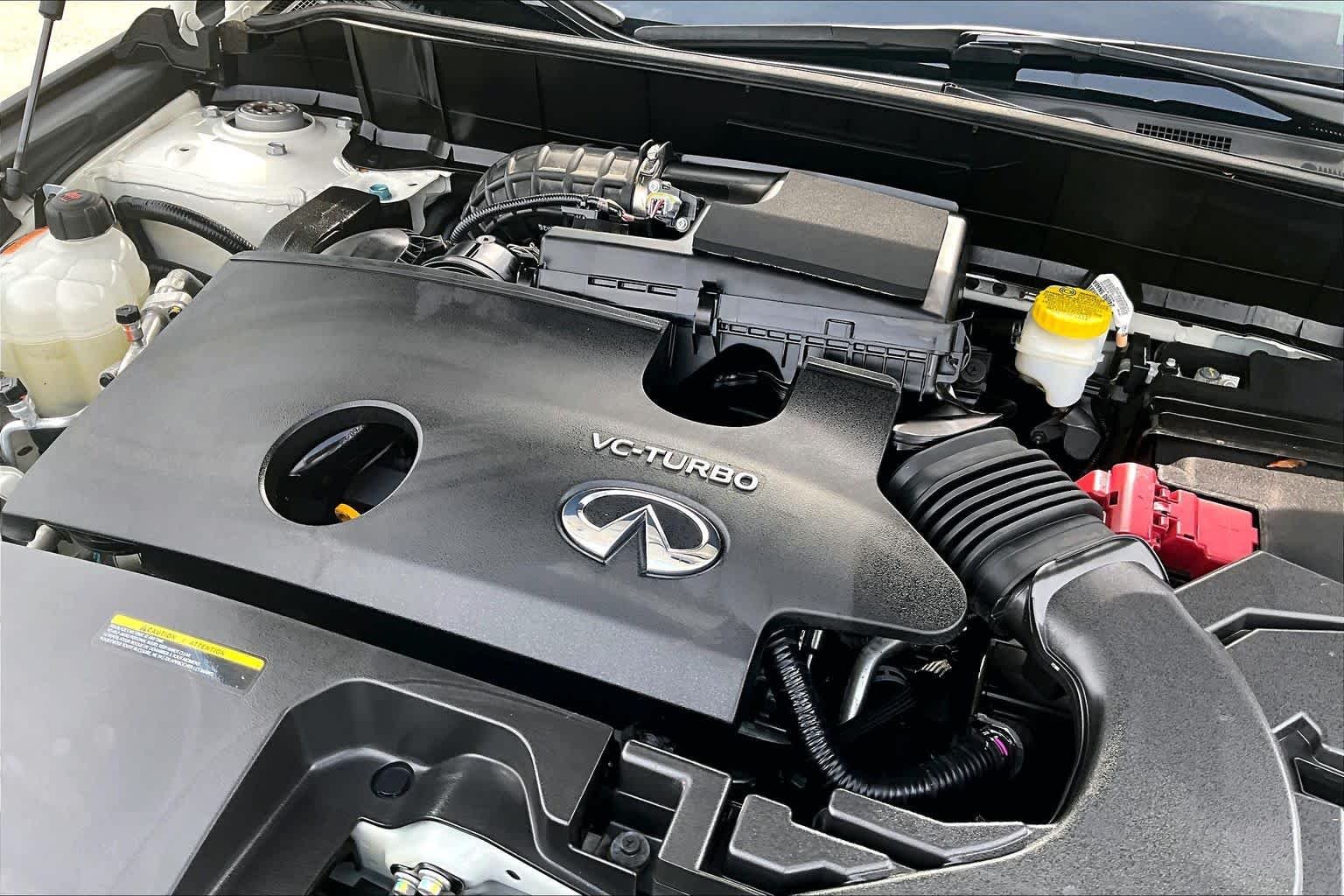 Used 2023 Majestic White INFINITI LUXE image 32
