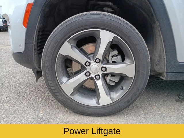 Used 2022 Silver Jeep 4xe image 22