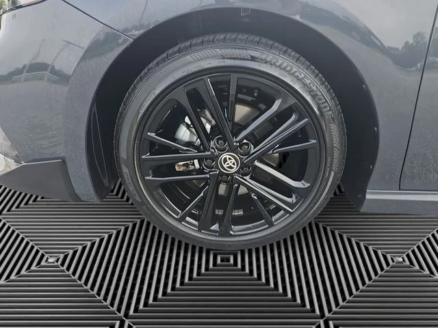 Used 2025  Toyota SE image 12