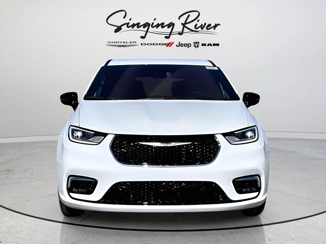New 2026 Bright White Clear-Coat Exterior Paint Chrysler Select image 2