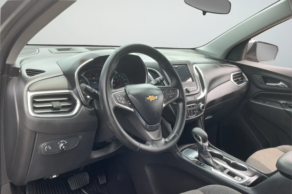 Used 2024 Gray Chevrolet LT image 25