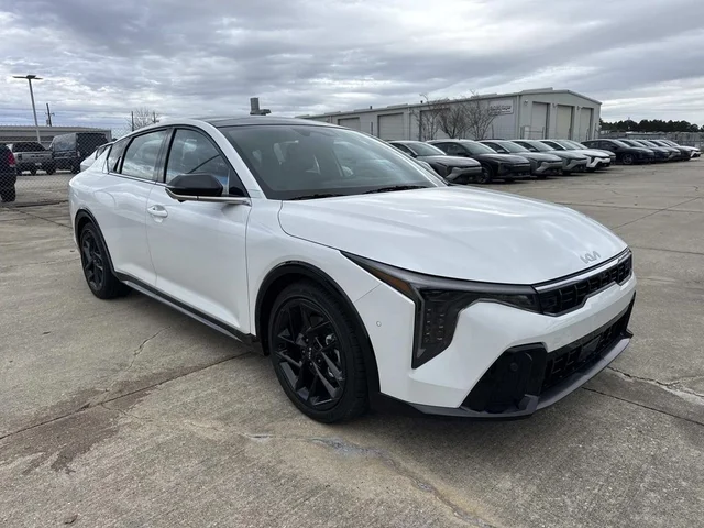 2025 Kia K4 GT-Line Turbo