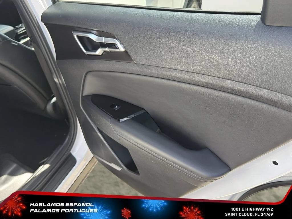 Used 2023 White Kia EX image 27