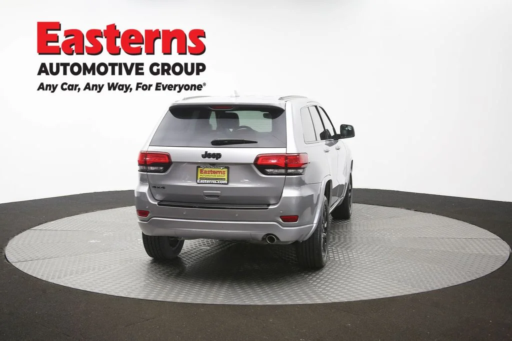 Used 2017 Silver Jeep Altitude image 38