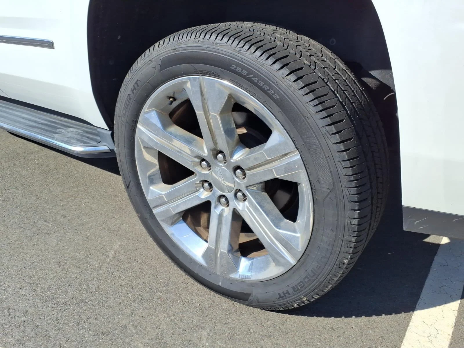Used 2018 White Frost Tricoat GMC Denali image 20