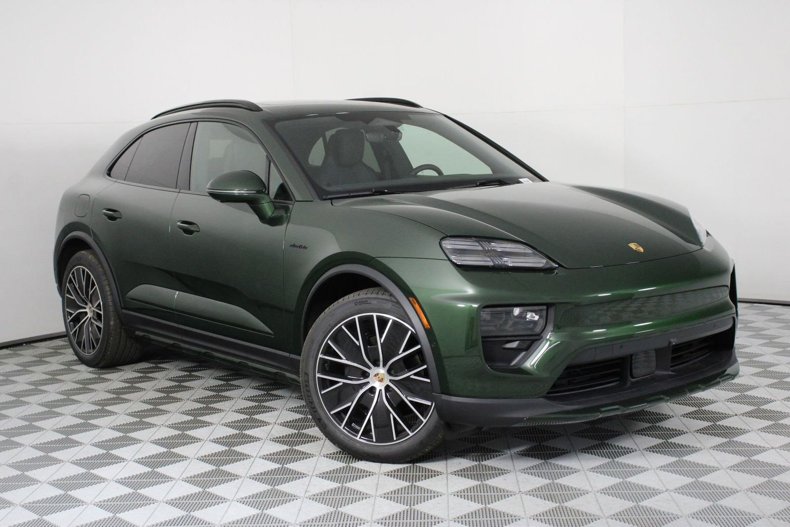New 2026 Oak Green Metallic Neo Porsche 4 image 9