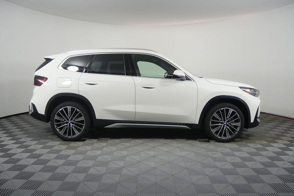 New 2026 Alpine White BMW xDrive28i image 2