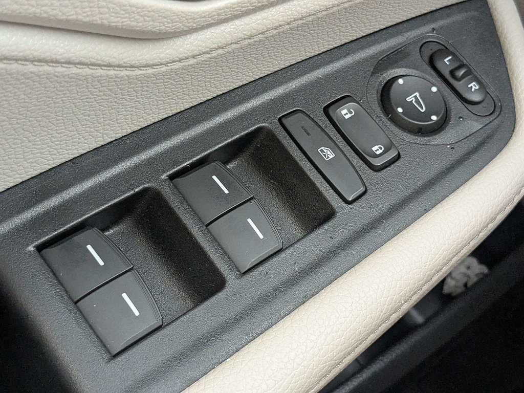 Used 2025 DK. GRAY Honda EX-L image 26