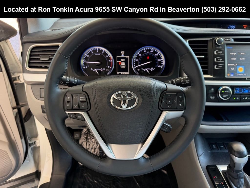 Used 2016 Blizzard Pearl Toyota XLE V6 image 18