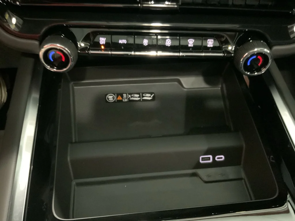 2026 Chevrolet Tahoe Premier - Photo 29