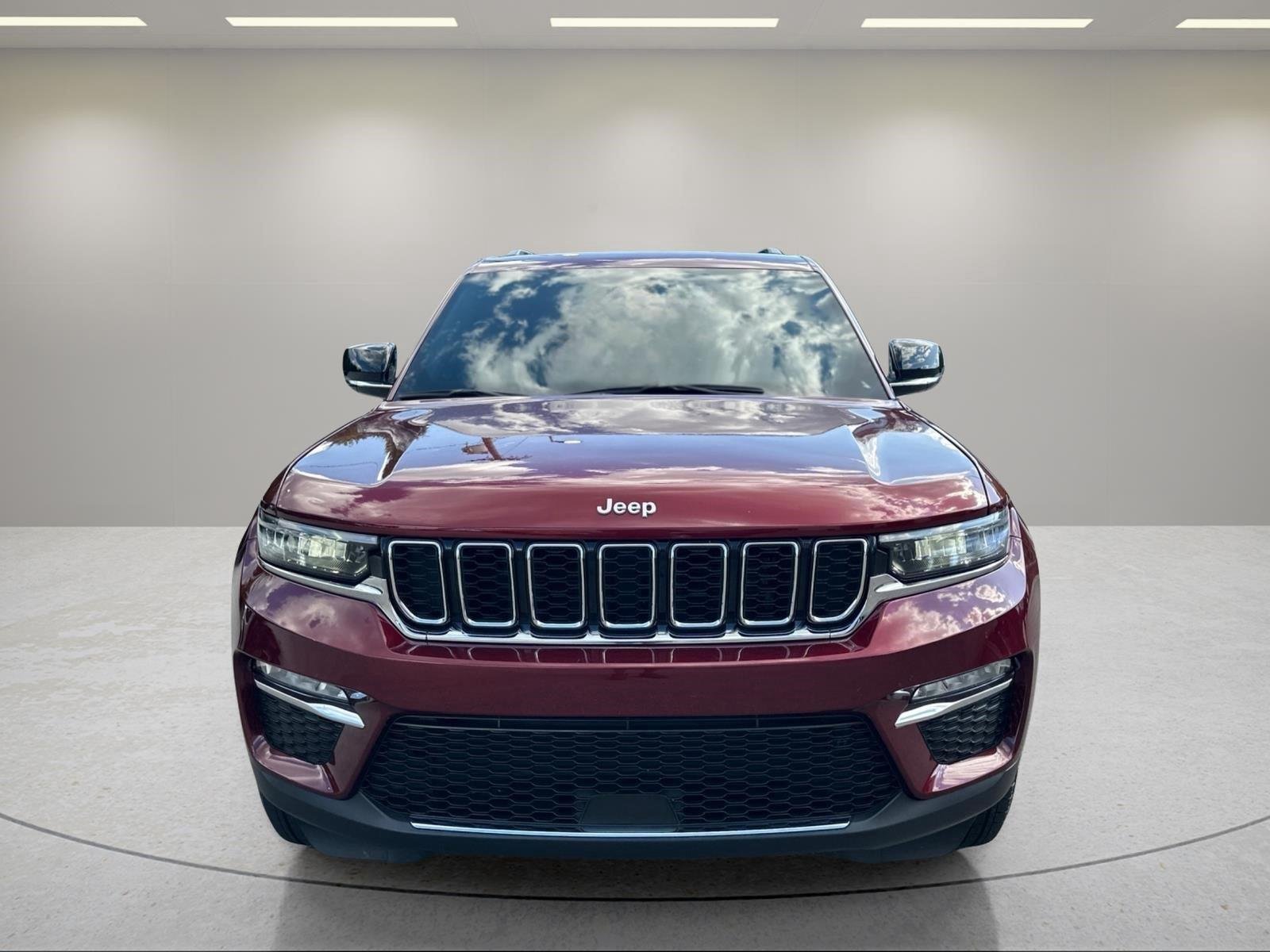 Used 2024 Velvet Red Pearlcoat Jeep Limited image 9