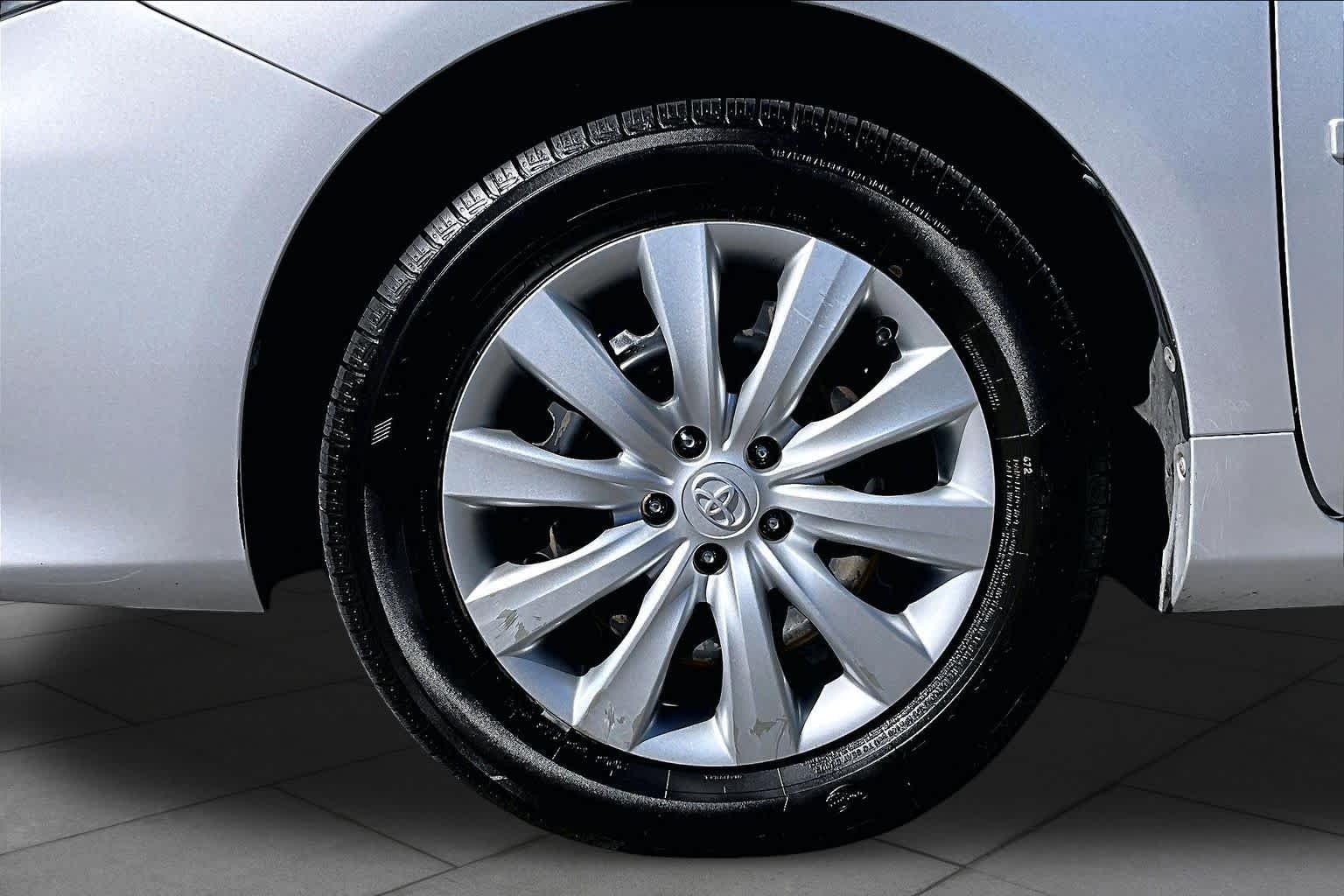 Used 2012 Classic Silver Metallic Toyota LE image 11