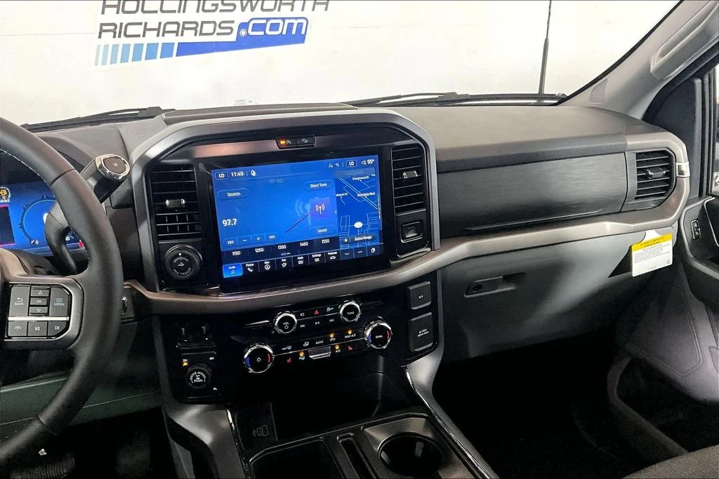 New 2026 Iconic Silver Metallic Ford XLT image 7