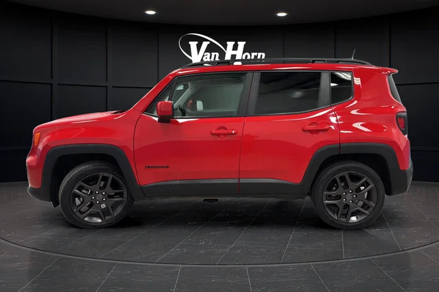 Used 2022 Colorado Red Jeep Latitude image 4