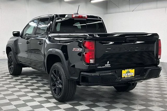 Used 2024 Black Chevrolet Z71 image 2