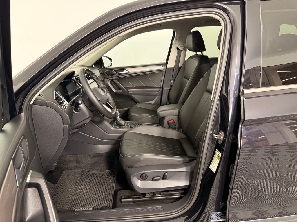 Used 2023 Black Volkswagen 2.0T SE image 2