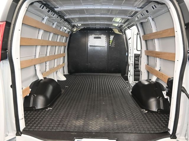 2024 Chevrolet Express Cargo Work Van - Photo 11