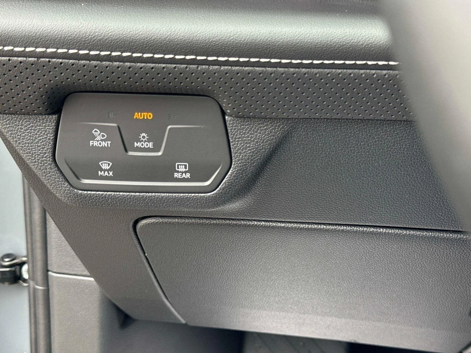 2026 Volkswagen Atlas Cross Sport SEL - Photo 31