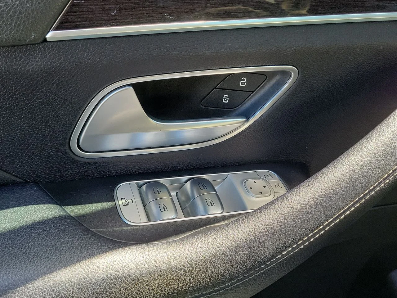 Used 2020 Gray Mercedes-Benz GLE 350 image 27