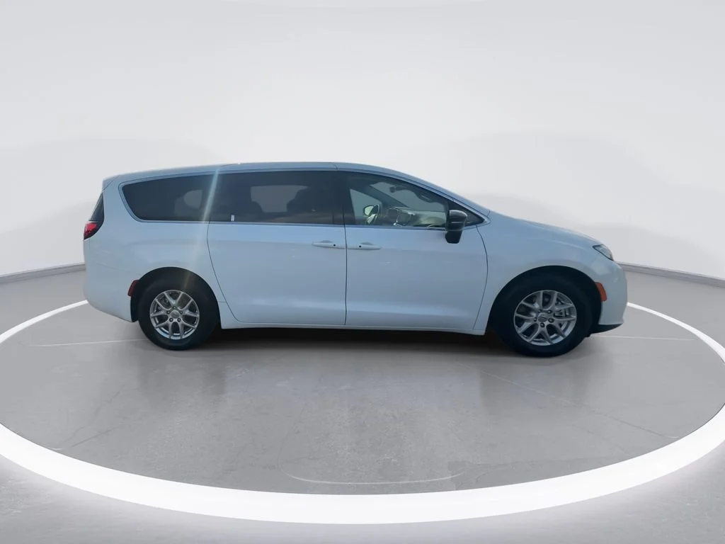 Used 2024 White Chrysler Touring L image 9