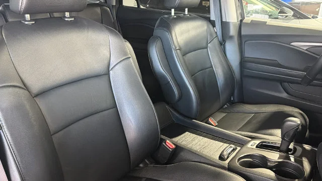Used 2020 Black Honda EX-L image 11