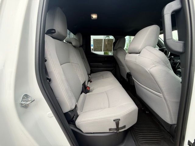 2025 Toyota Tacoma SR5 - Photo 24