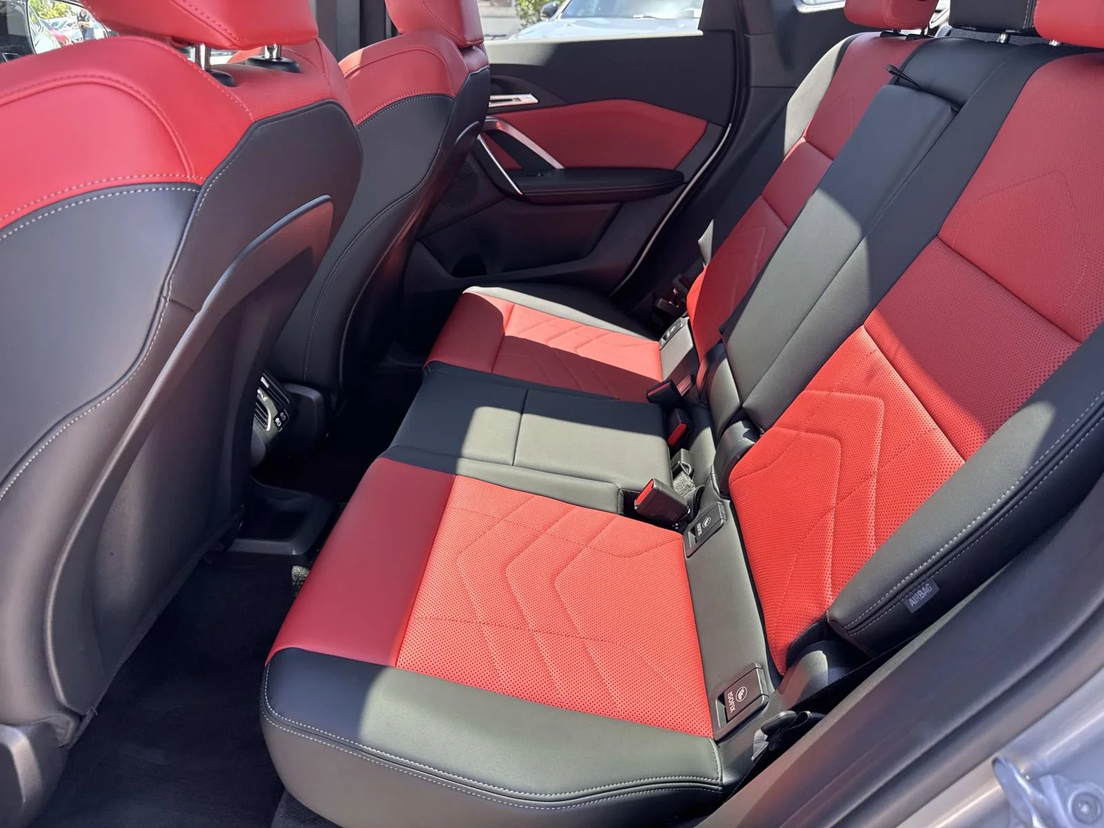 Used 2025 Space Silver Metallic BMW M35i Sports Activity Vehicle image 12