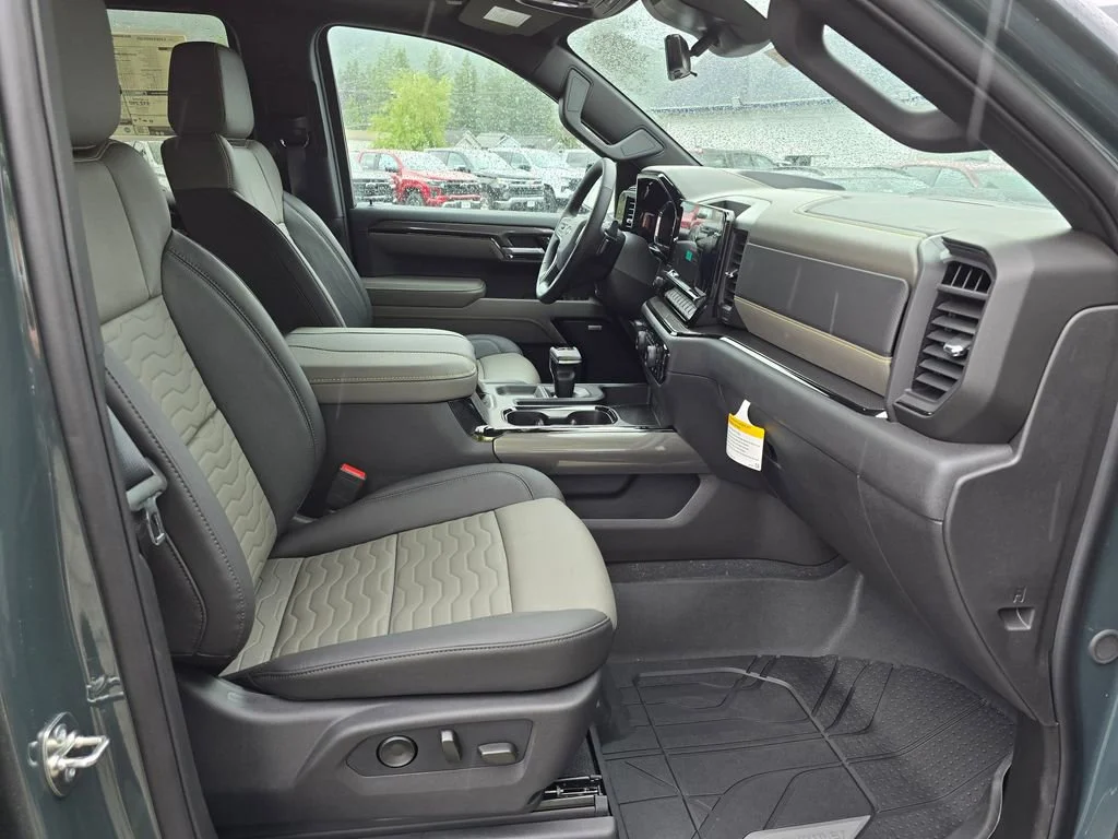2026 Chevrolet Silverado 1500 ZR2 - Photo 11