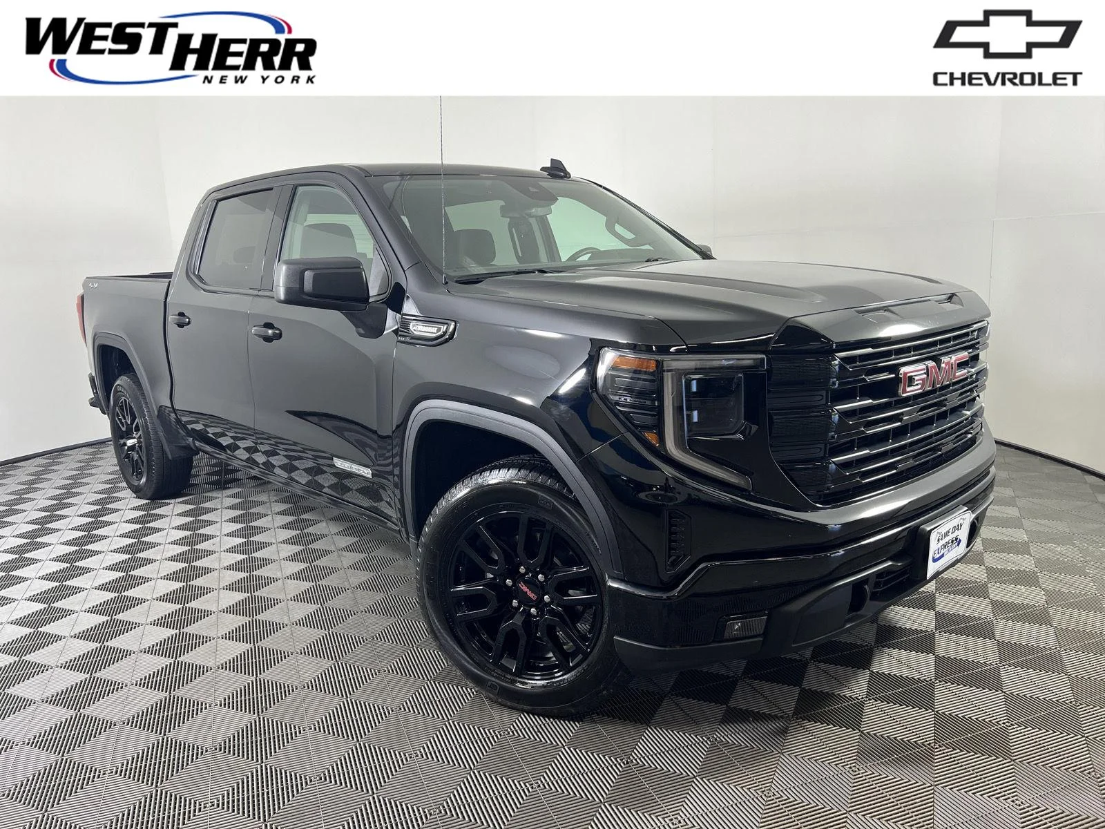 Used 2025 Onyx Black GMC Elevation image 1