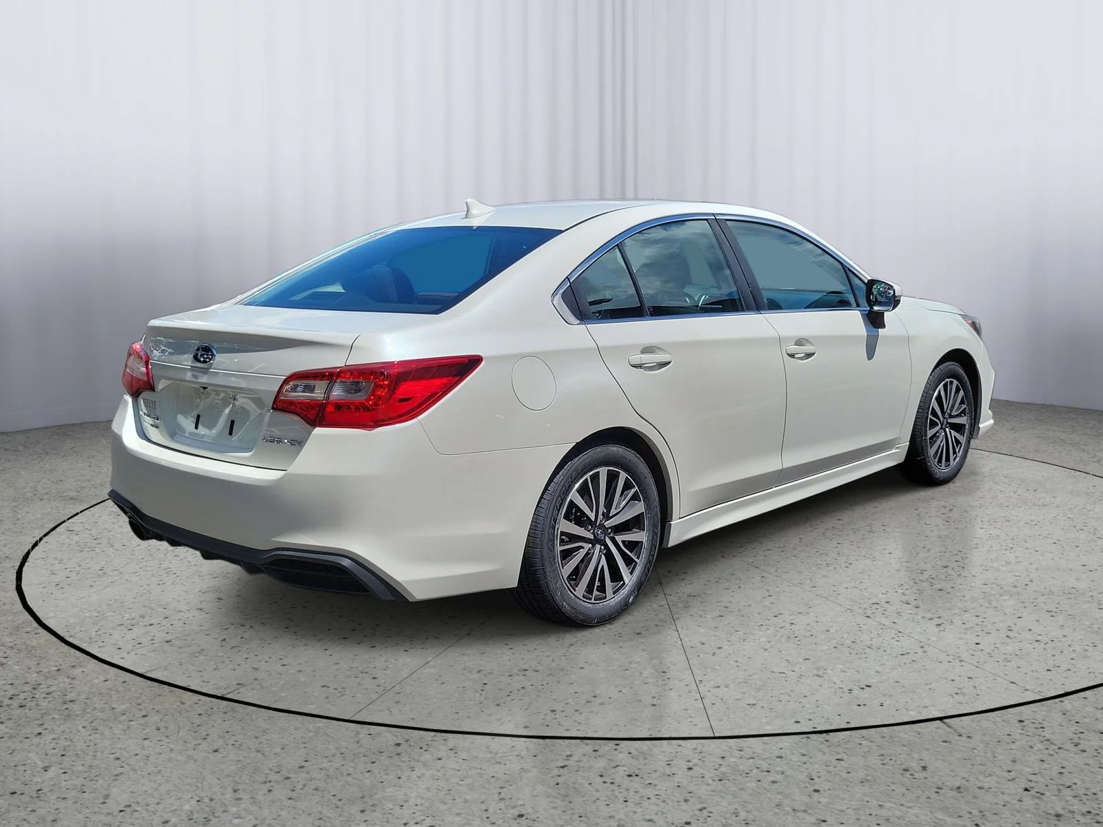 Used 2018 Crystal White Pearl Subaru 2.5i image 3