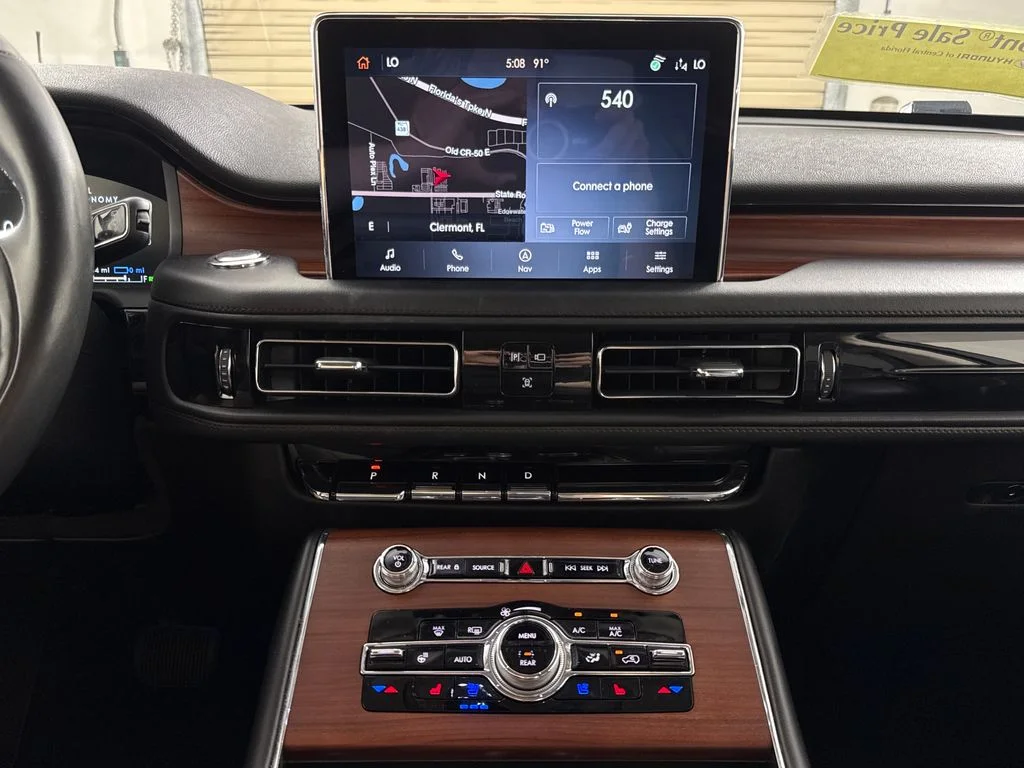 Used 2023 Gray Lincoln Grand Touring image 22