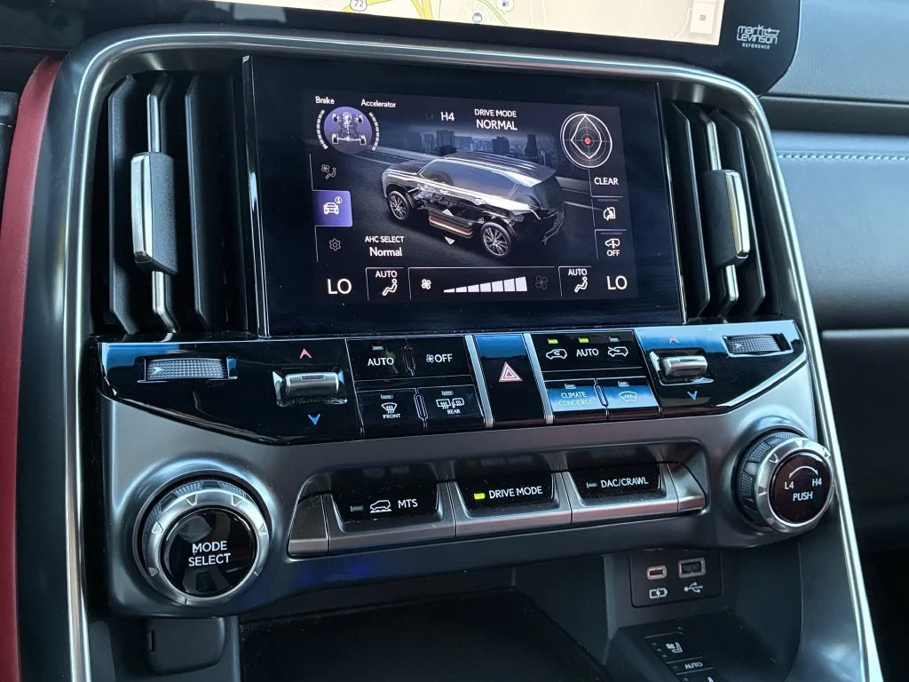 Used 2024  Lexus 600 F SPORT image 29