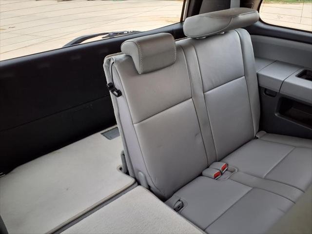 Certified Used 2018 SILVER ME Toyota  image 20