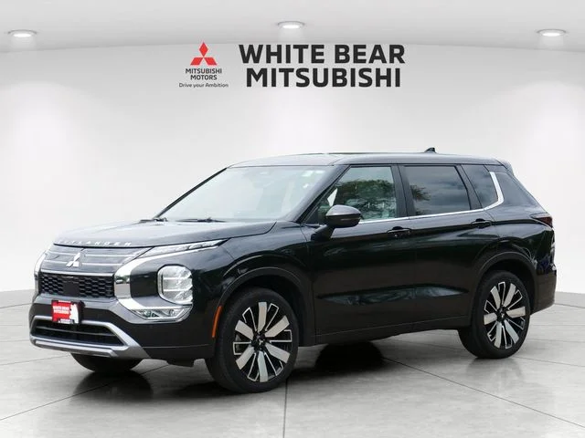 Used 2025 Mitsubishi Outlander SE with VIN JA4J4VA81SZ030398 for sale in White Bear Lake, Minnesota